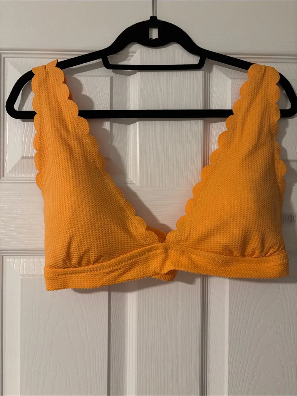 Scalloped V-Neck bathing suit top